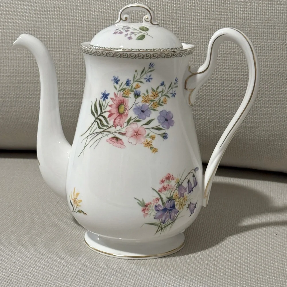 Wild Flowers 13686 (Gainsborough) by SHELLEY ENGLAND Tea- Coffee Pot